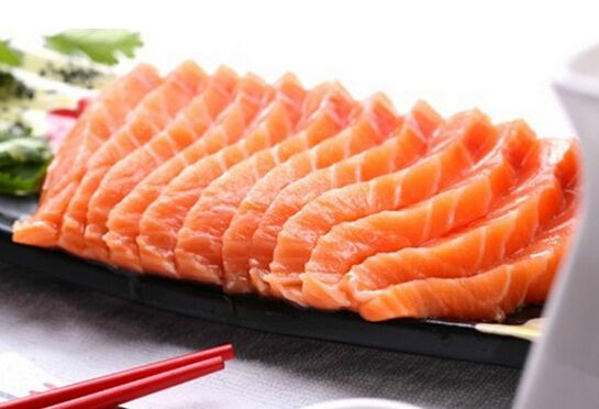 為滿足中國市場需求，提升大規(guī)格三文魚出產(chǎn)比例