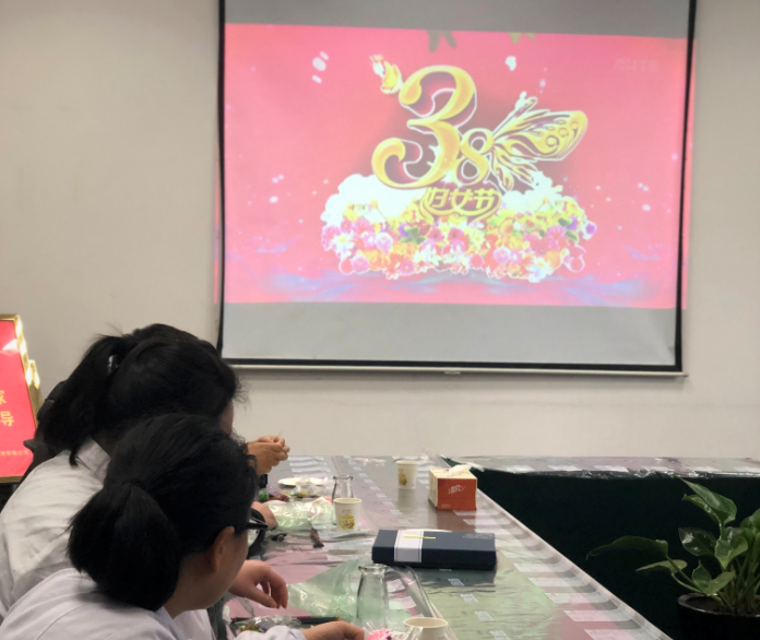 祝德諾的女神們節(jié)日快樂！